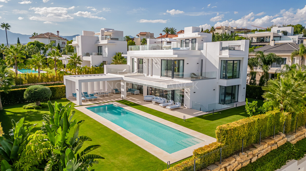 Villa Falmingo 26 - Contemporary villa is located in the luxury gated community of Los Flamingos