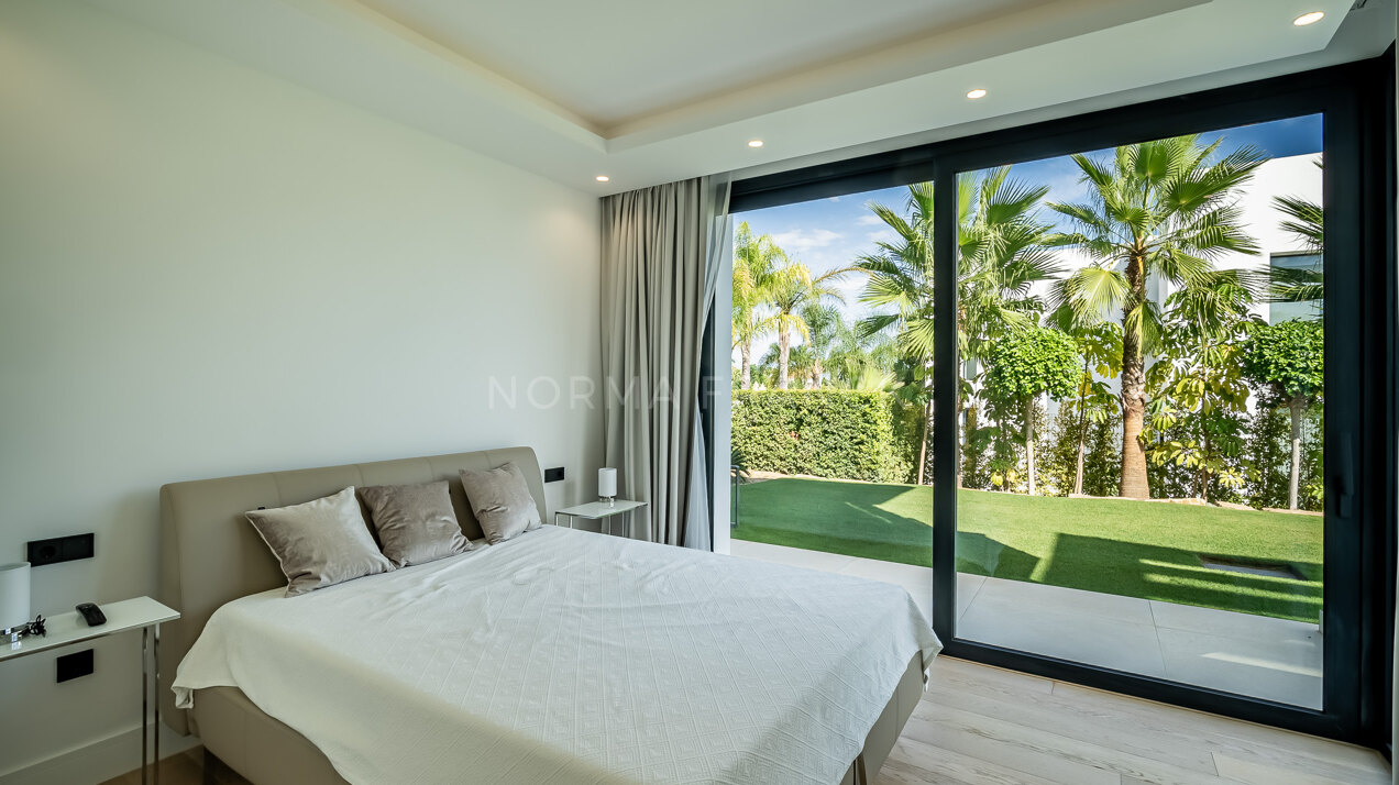 Villa Falmingo 26 - Contemporary villa is located in the luxury gated community of Los Flamingos