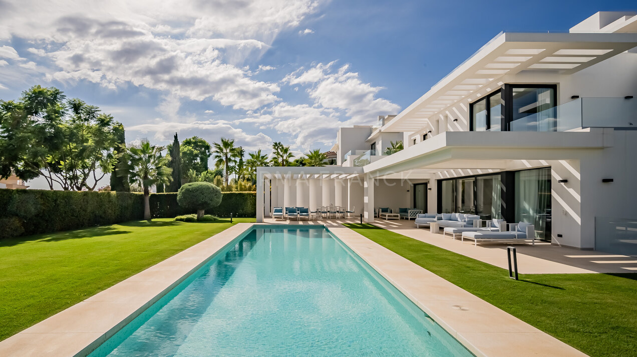 Villa Falmingo 26 - Contemporary villa is located in the luxury gated community of Los Flamingos