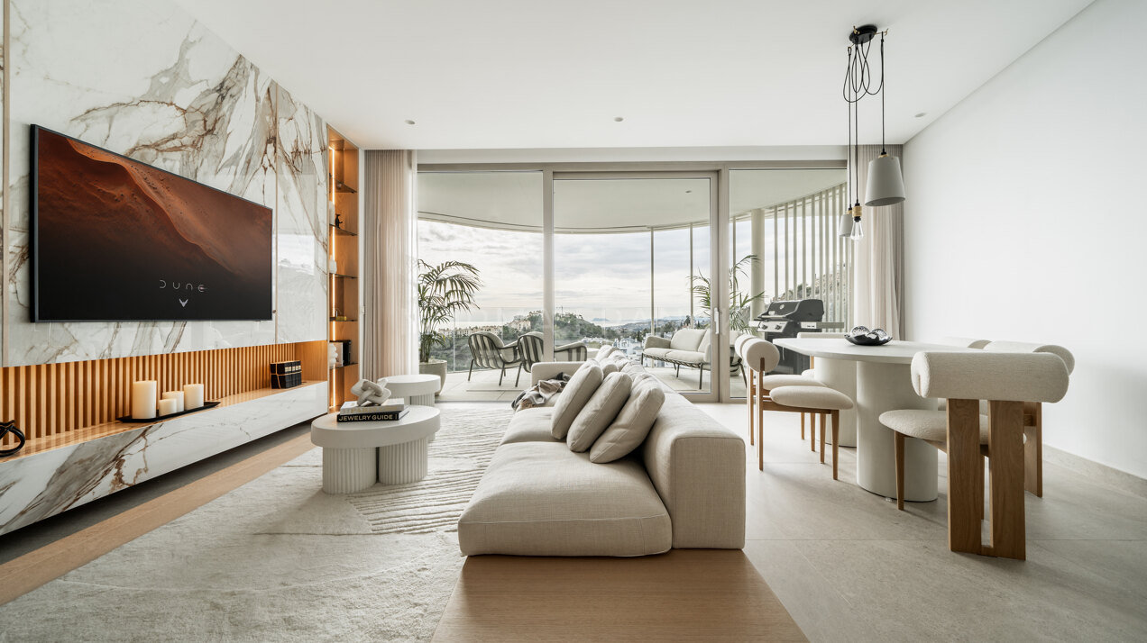 The View 402 - Contemporary apartment with a breathtaking panoramic view