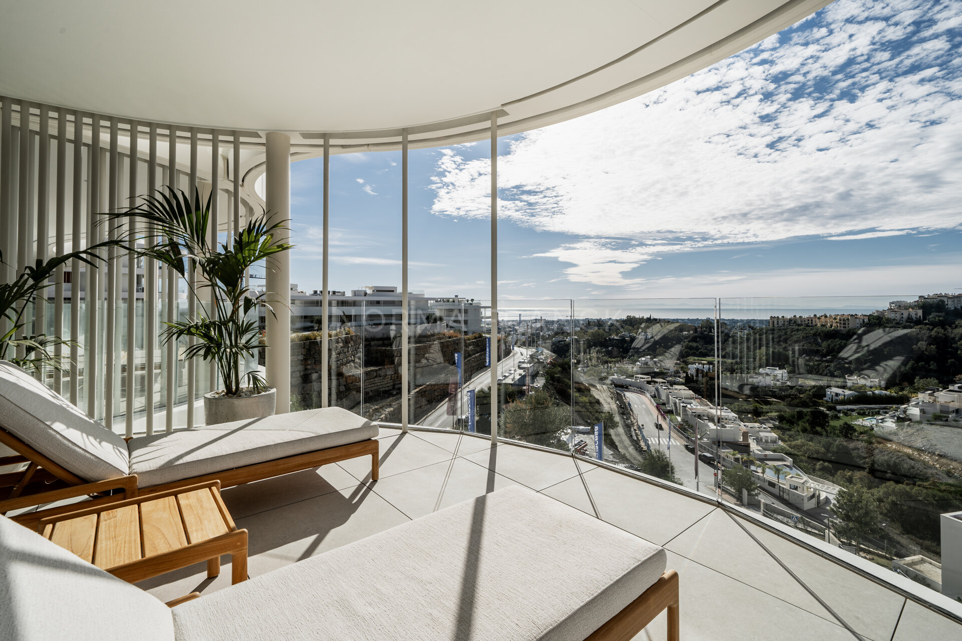 The View 402 - Contemporary apartment with a breathtaking panoramic view