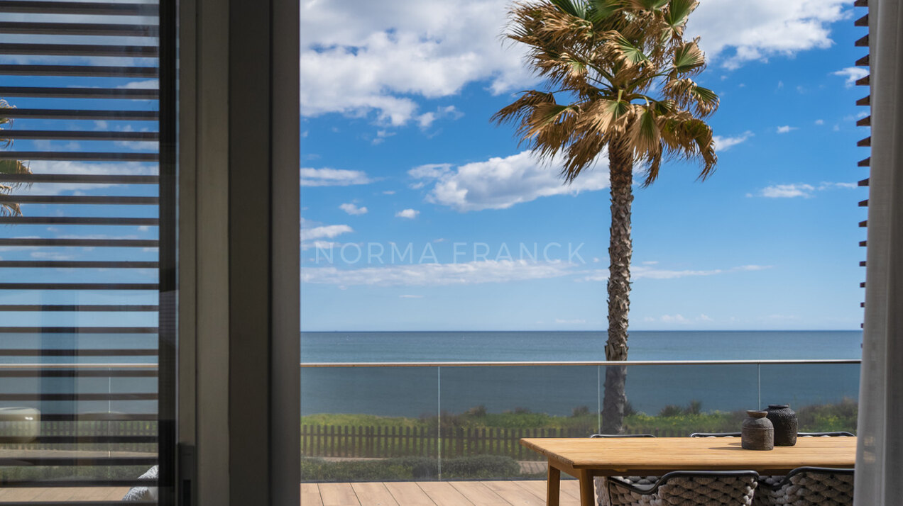 The Edge - Magnificent 2 bedroom beachfront apartment