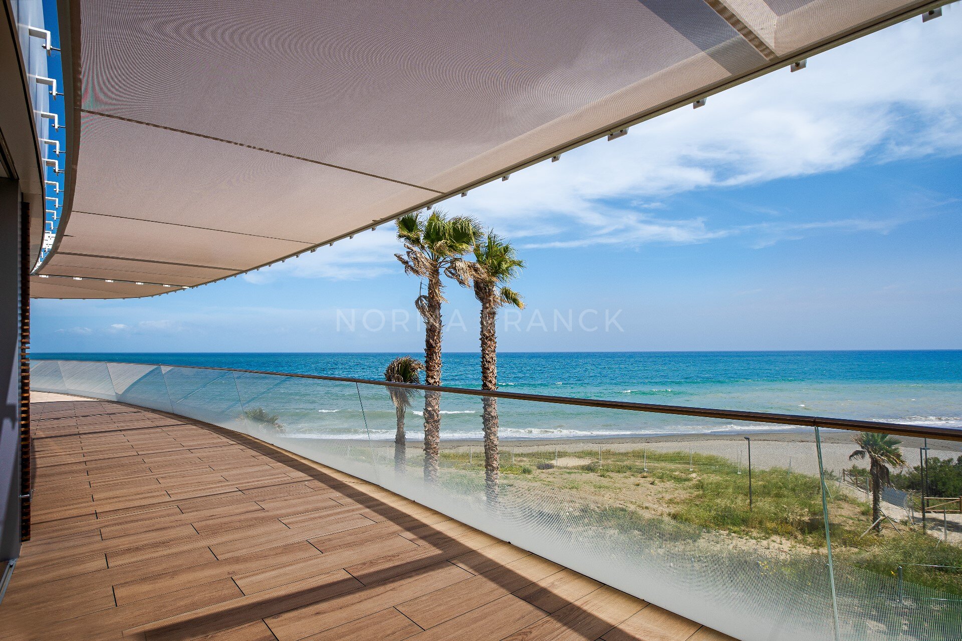 The Edge - Magnificent 2 bedroom beachfront apartment