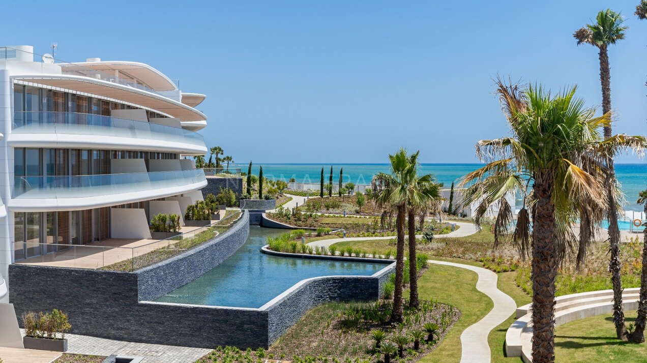 The Edge - Magnificent 2 bedroom beachfront apartment