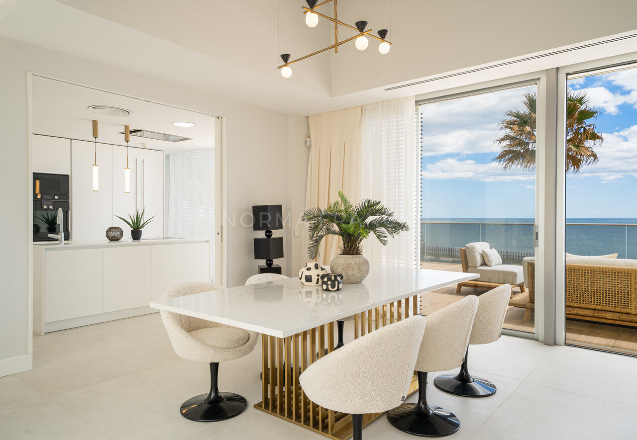 The Edge - Magnificent 2 bedroom beachfront apartment