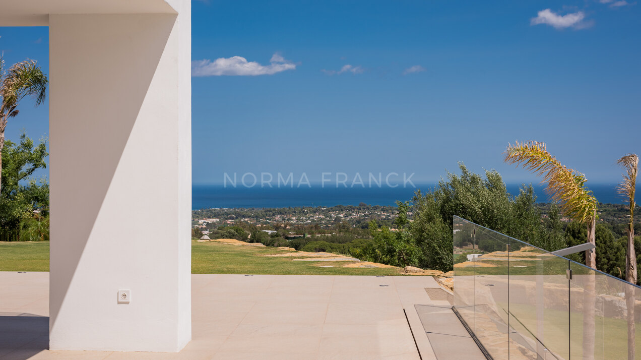 Villa Mimosas - Contemporary 5 bedroom villa on elevated plot with amazing sea views