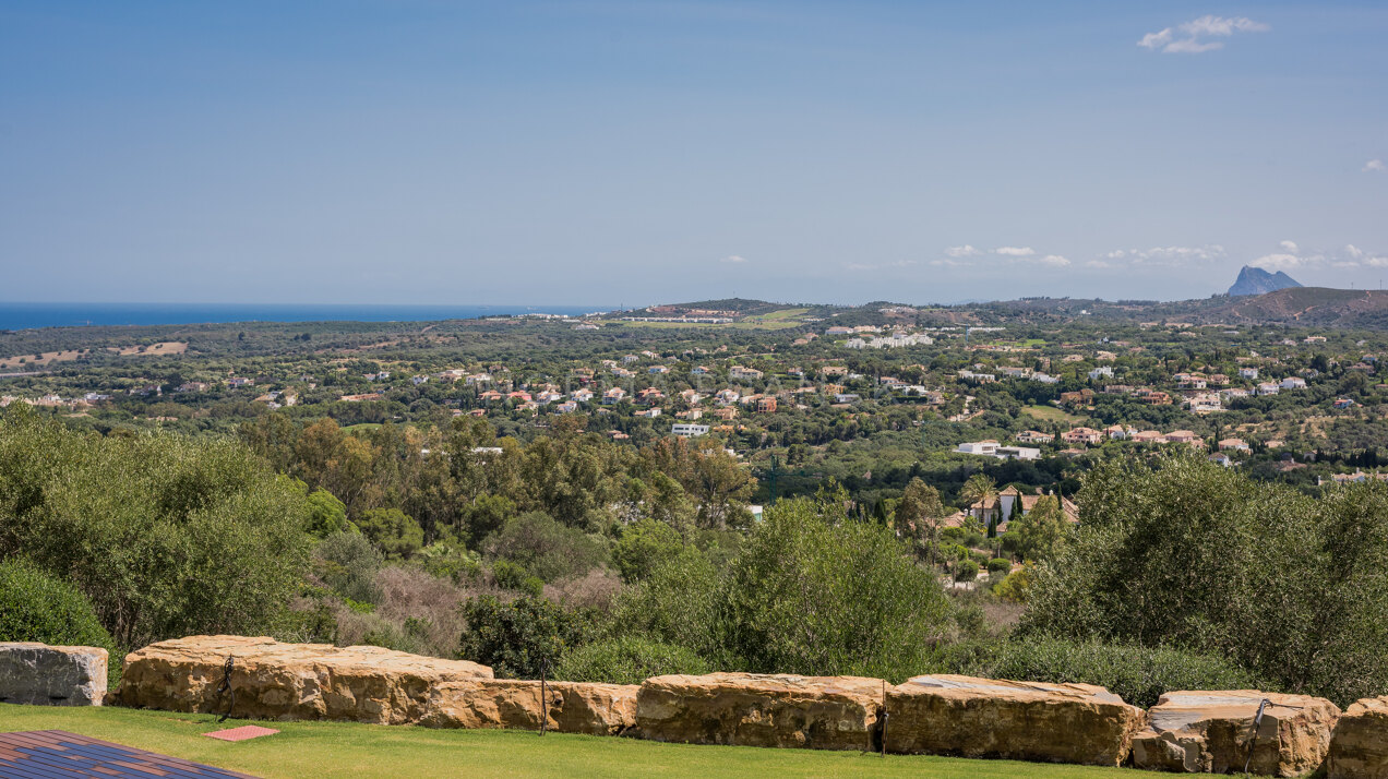 Villa Mimosas - Contemporary 5 bedroom villa on elevated plot with amazing sea views