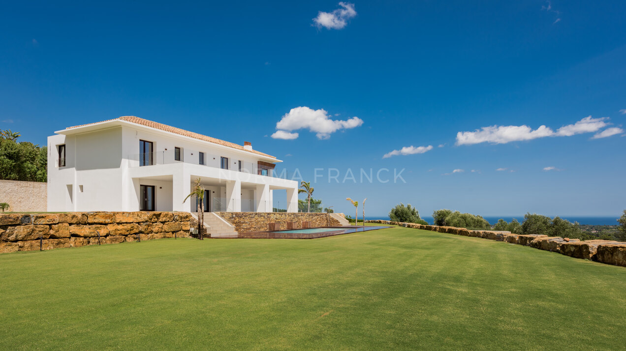 Villa Mimosas - Contemporary 5 bedroom villa on elevated plot with amazing sea views