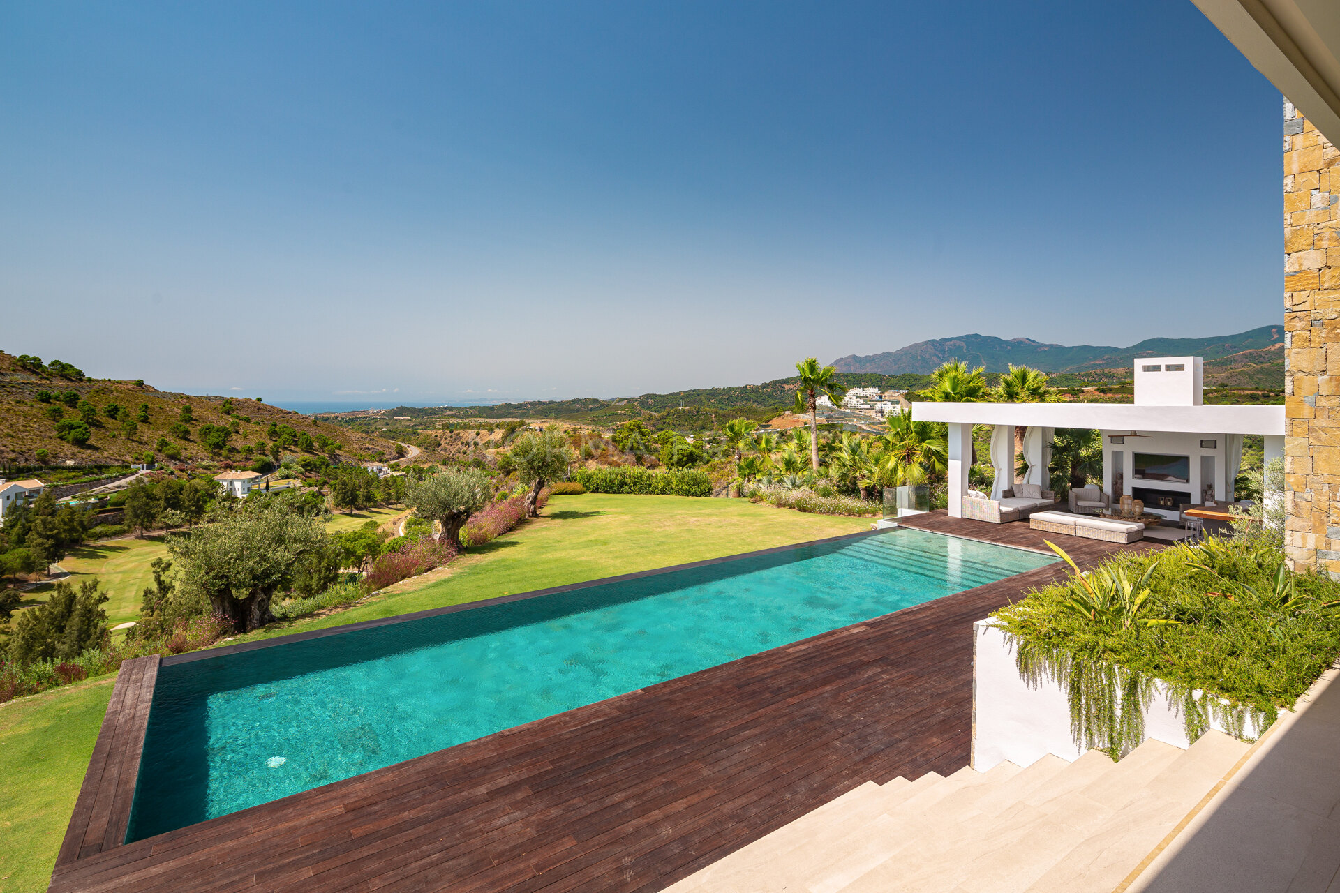 Villa Calma - Unique property situated in a 6,000m2 plot at Marbella Club Golf Resort