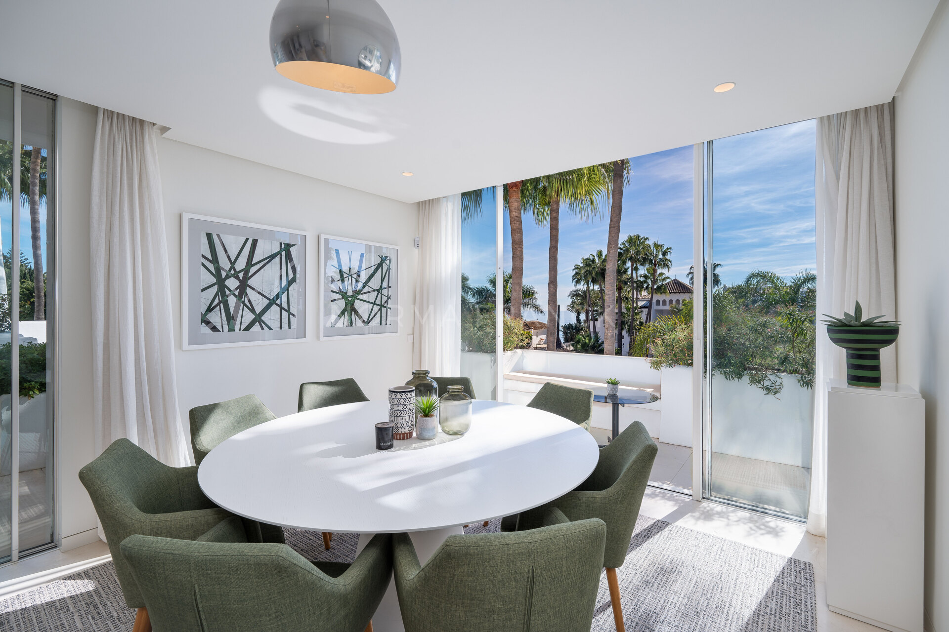 Drago 32 - Newly renovated penthouse in prestigious Puente Romano on Marbella's Golden Mile