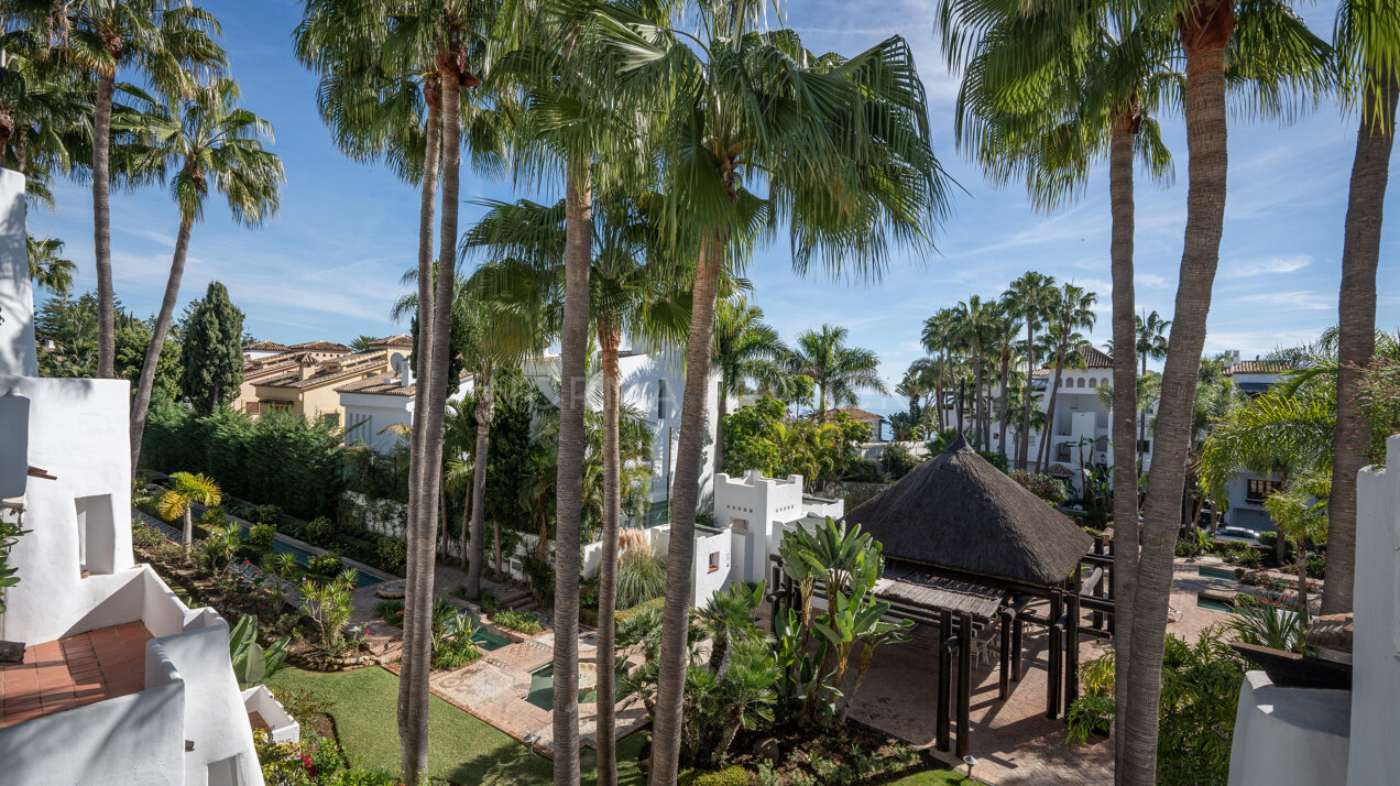 Drago 32 - Newly renovated penthouse in prestigious Puente Romano on Marbella's Golden Mile