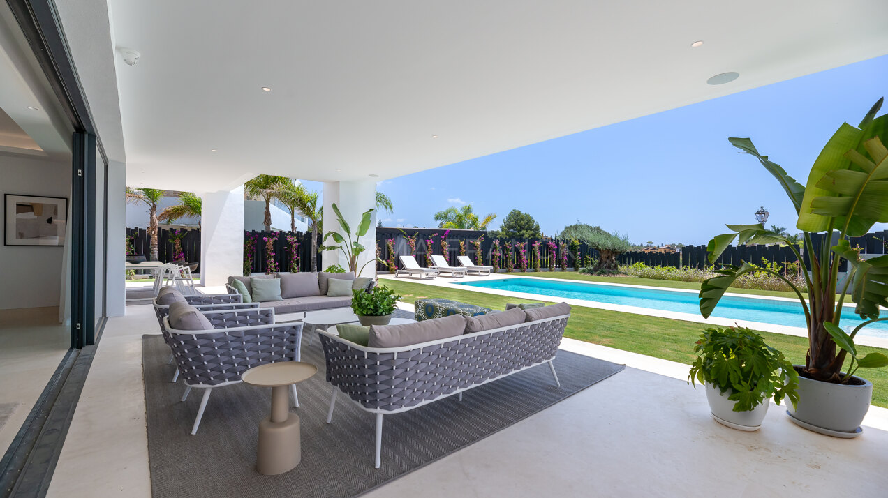 Lomas del Virrey - Residential complex of modern-style villas