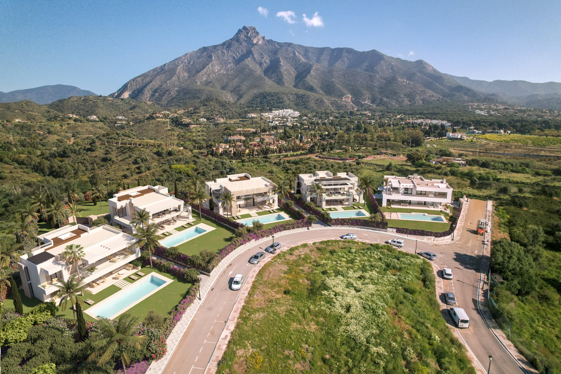 Lomas del Virrey - is a residential complex of modern-style villas on Marbella´s Golden Mile