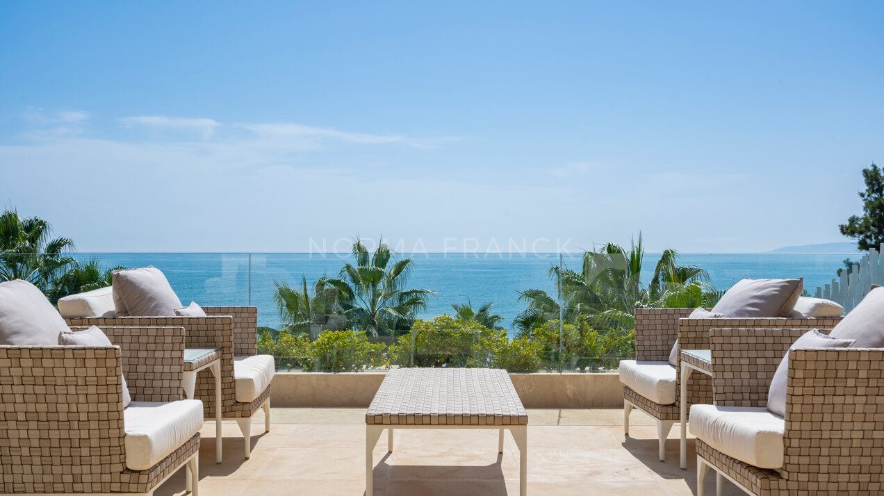 Les Rivages - Frontline Beach Duplex Apartment with Spectacular Sea Views