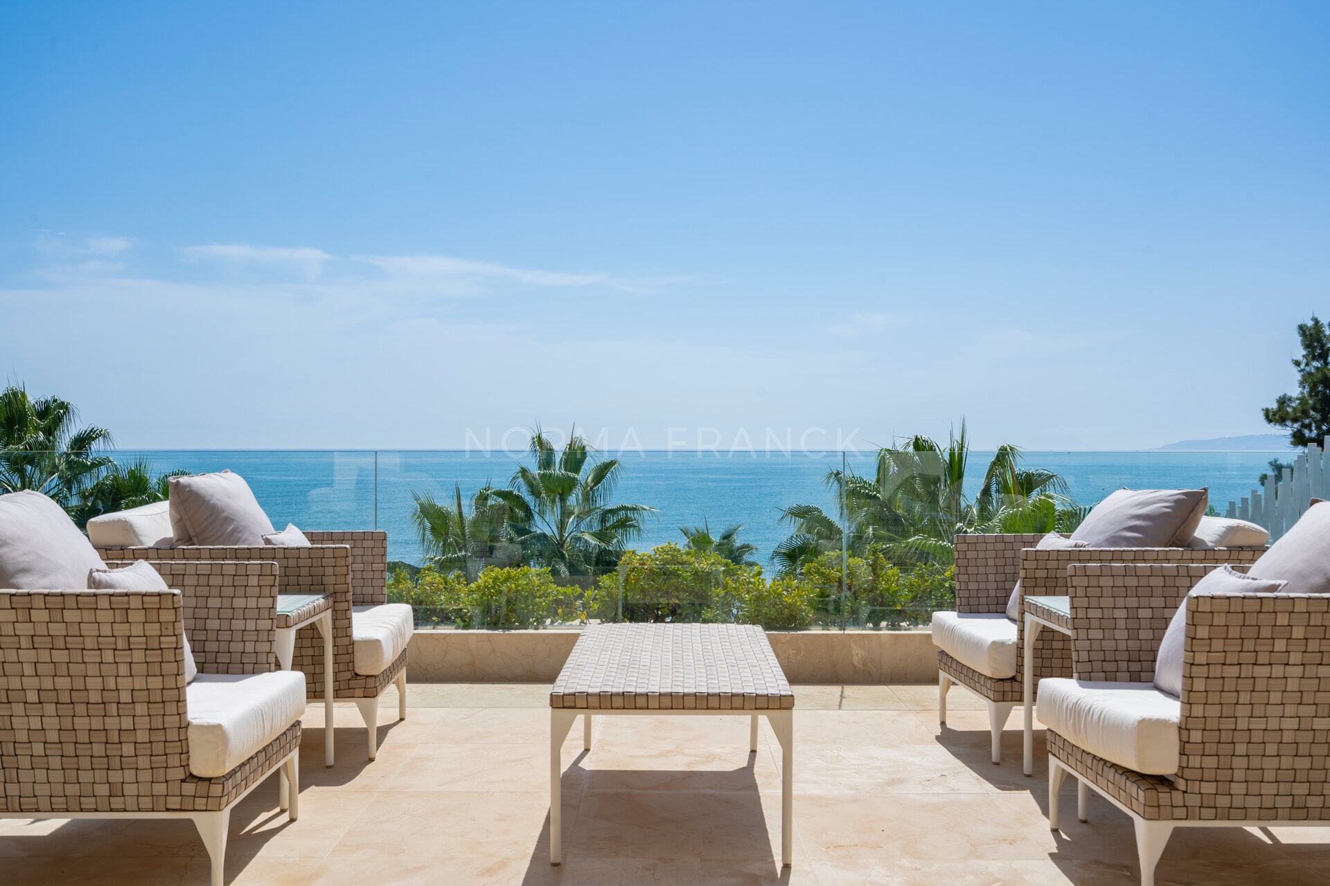 Les Rivages - Frontline Beach Duplex Apartment with Spectacular Sea Views