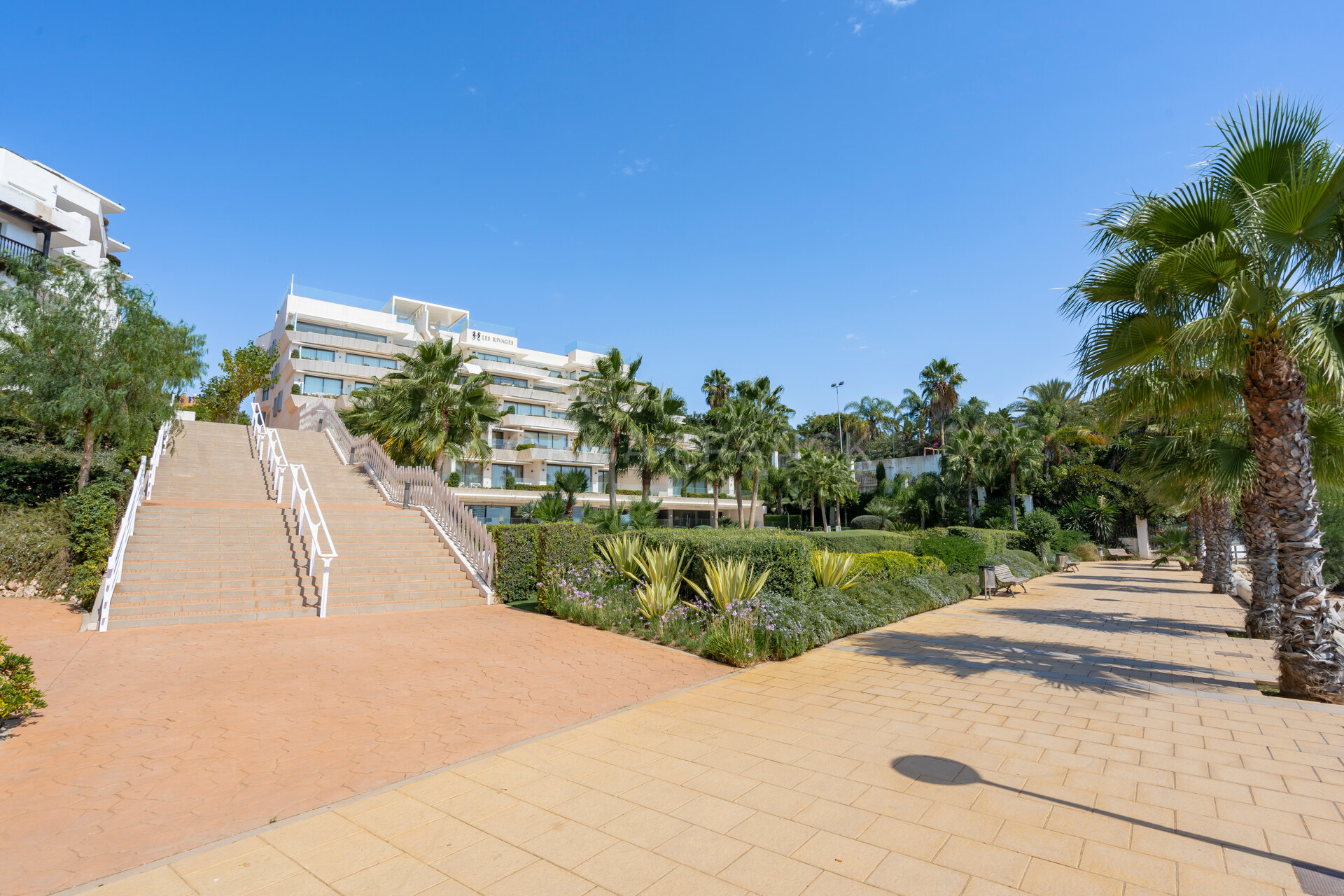 Les Rivages - Frontline Beach Duplex Apartment with Spectacular Sea Views