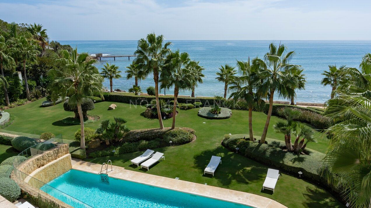 Les Rivages - Frontline Beach Duplex Apartment with Spectacular Sea Views