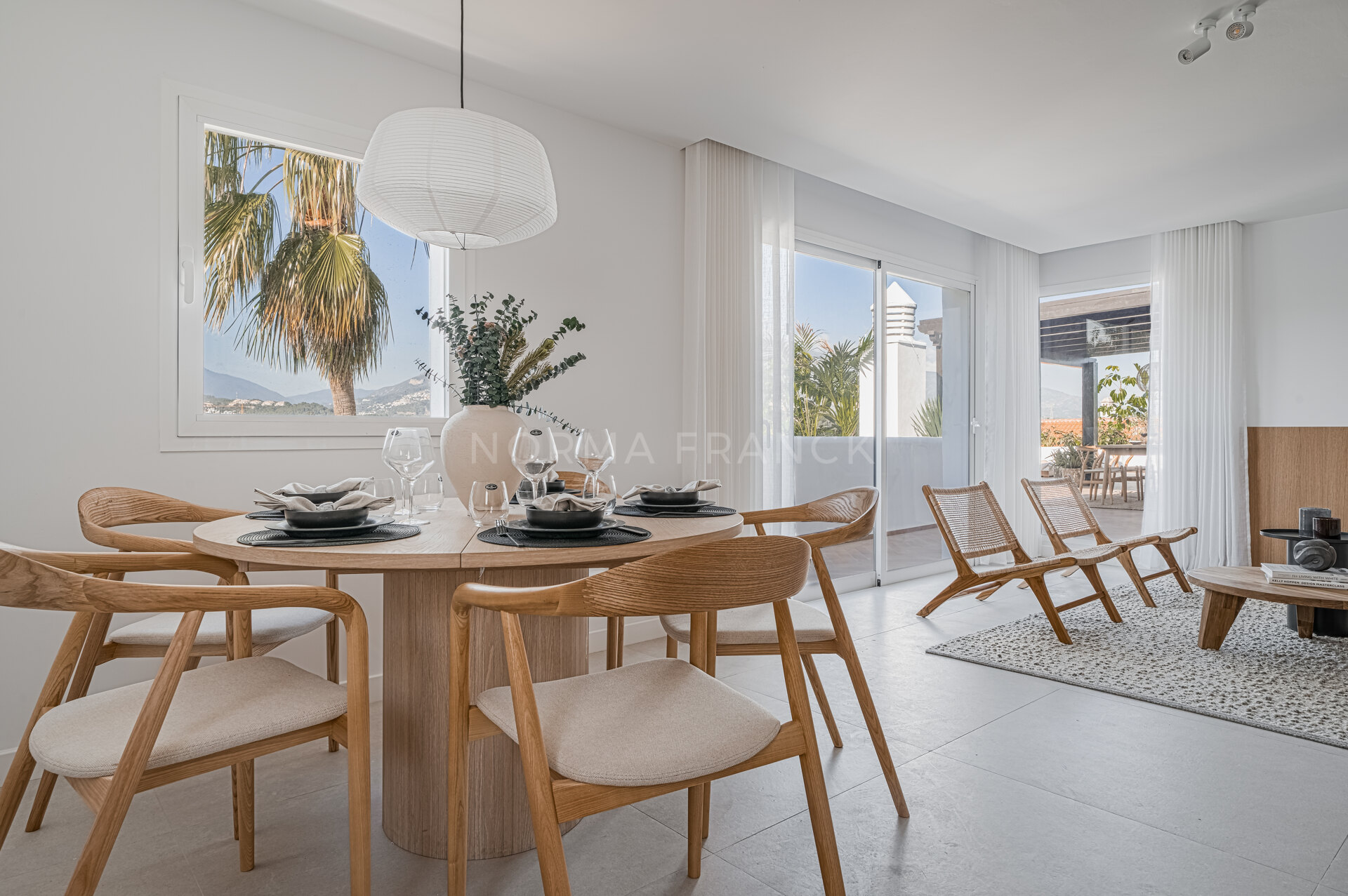 Casa Balcón - Renovated apartment in Jardines de Andalucia offers luxury living