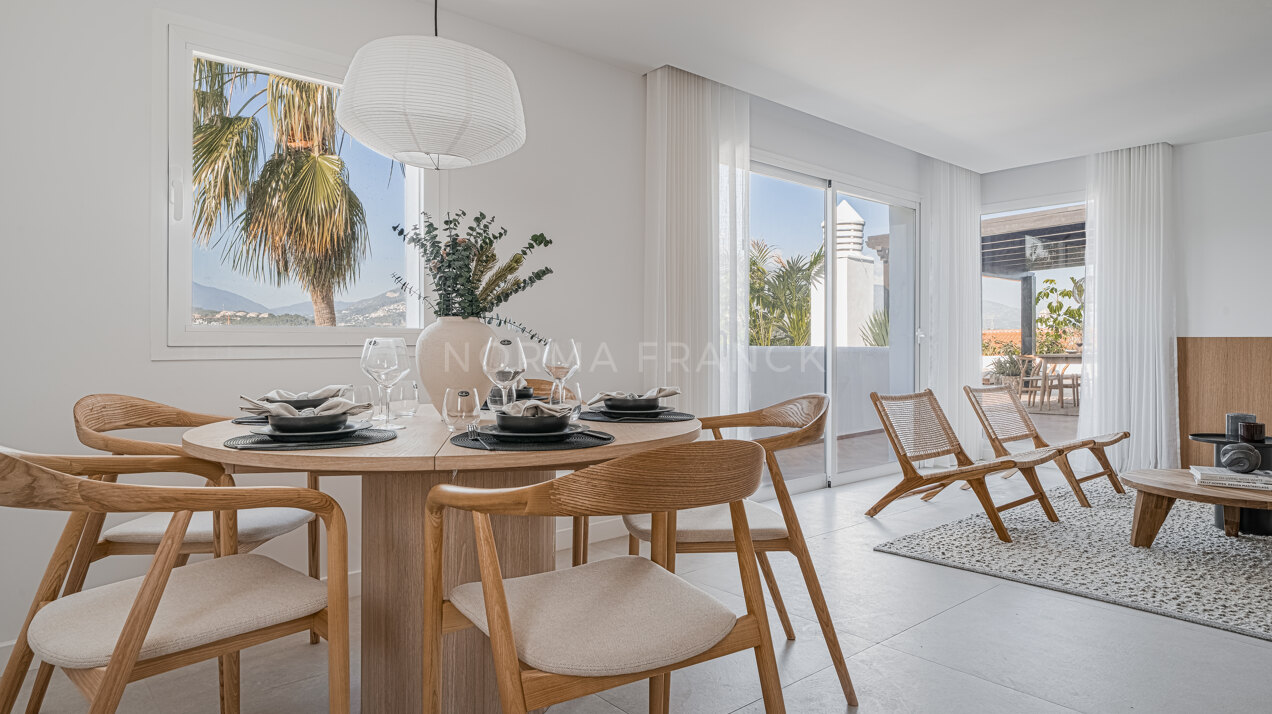 Casa Balcón - Renovated apartment in Jardines de Andalucia offers luxury living