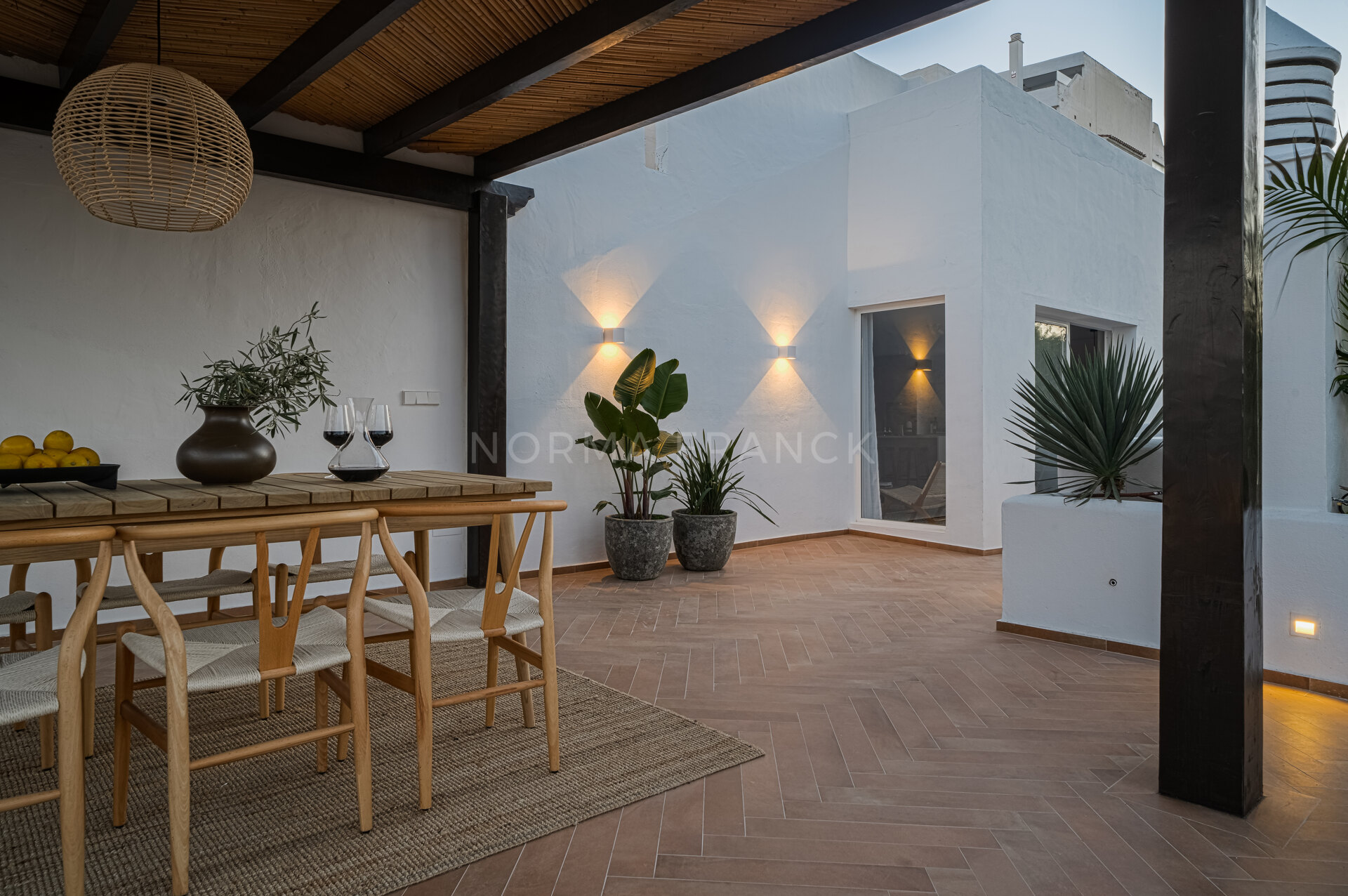 Casa Balcón - Renovated apartment in Jardines de Andalucia offers luxury living