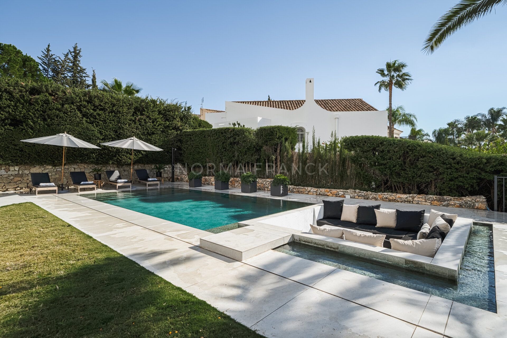 Villa Capri - Scandinavian design villa with stunning golf course views in Nueva Andalucia