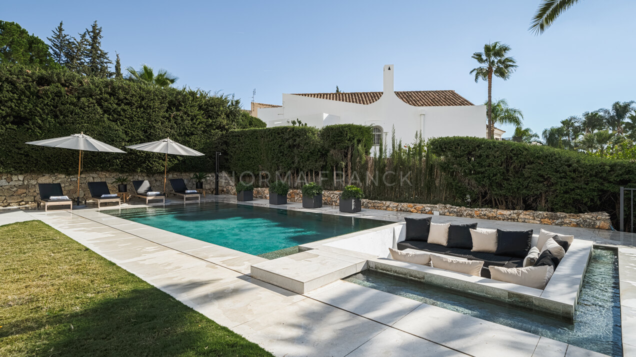 Villa Capri - Scandinavian design villa with stunning golf course views in Nueva Andalucia