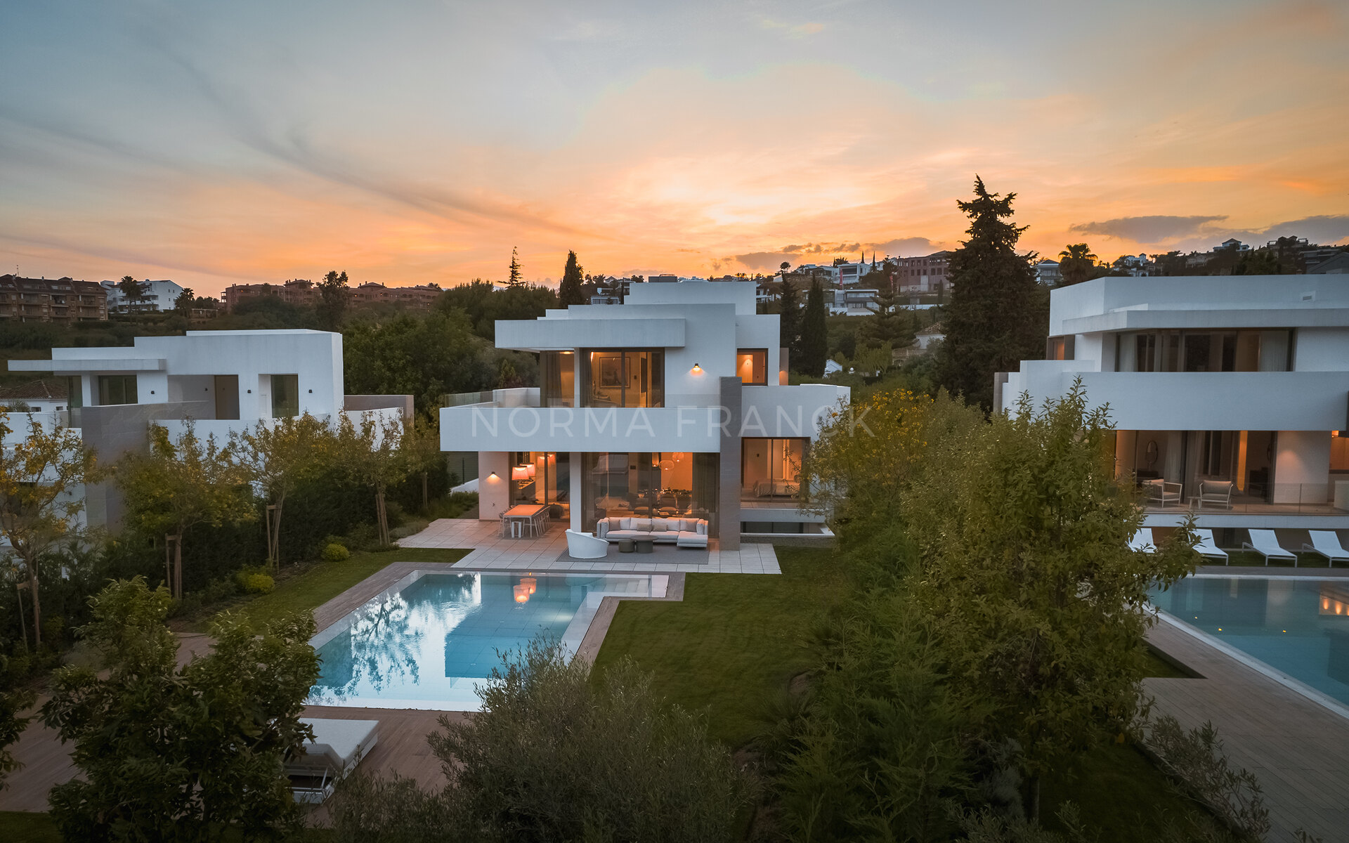 Villa Beatrix - Luxury Villa in El Paraiso Alto, Estepona