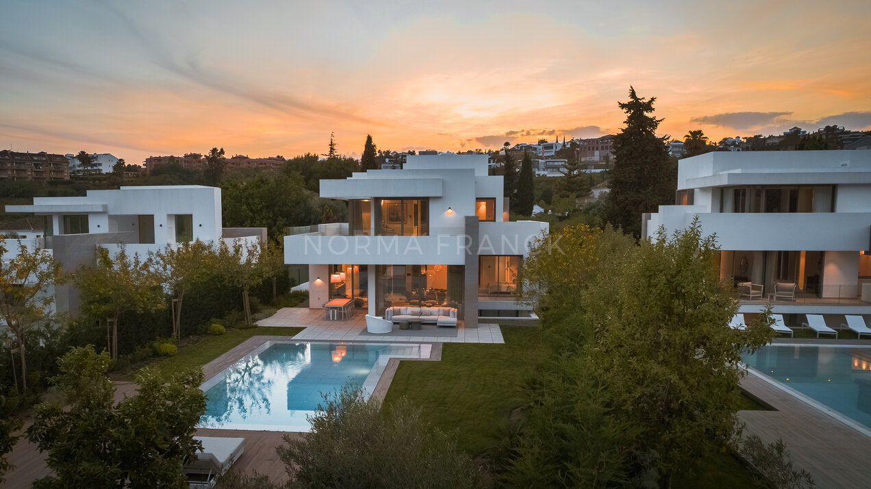 Villa Beatrix - Luxury Villa in El Paraiso Alto, Estepona