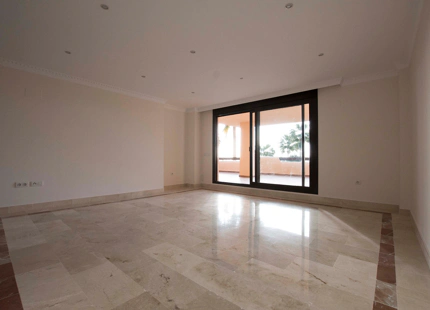 Apartamento Planta Baja en venta en Benahavis