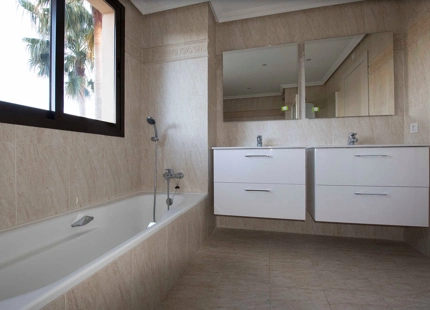 Apartamento Planta Baja en venta en Benahavis