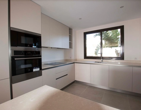 Ground Floor Apartment for sale in Benahavis