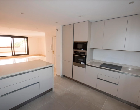 Ground Floor Apartment for sale in Benahavis