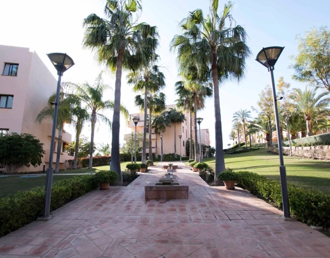 Ground Floor Apartment for sale in Benahavis