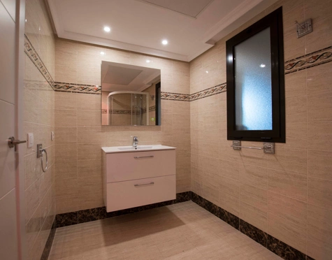 Ground Floor Apartment for sale in Benahavis