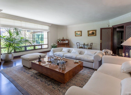 Villa for short term rent in Rio Real, Marbella East