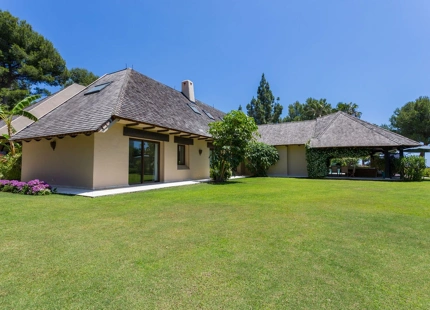 Villa for short term rent in Rio Real, Marbella East