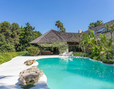 Villa for short term rent in Rio Real, Marbella East