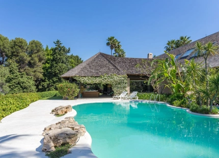 Villa for short term rent in Rio Real, Marbella East
