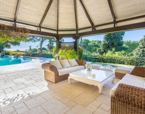 Villa en alquiler a corta temporada en Rio Real, Marbella Este