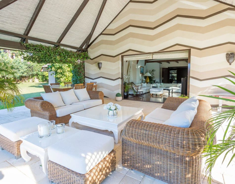 Villa en alquiler a corta temporada en Rio Real, Marbella Este
