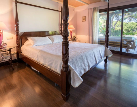 Villa en alquiler a corta temporada en Rio Real, Marbella Este