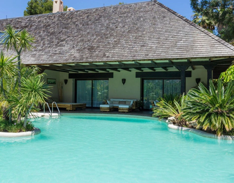 Villa en alquiler a corta temporada en Rio Real, Marbella Este