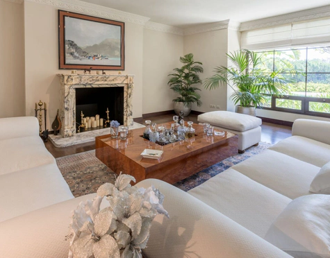 Villa en alquiler a corta temporada en Rio Real, Marbella Este