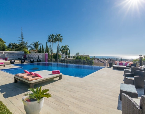 Villa for sale in Elviria, Marbella Este