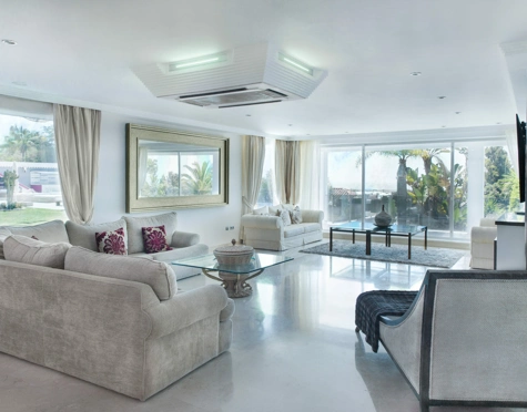 Villa for sale in Elviria, Marbella Este