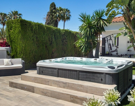 Villa for sale in Elviria, Marbella Este