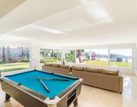 Villa for sale in Elviria, Marbella Este