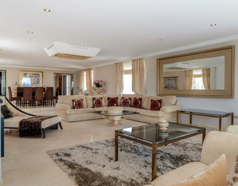 Villa for sale in Elviria, Marbella Este