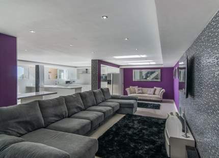 LUJOSA VILLA CON VISTAS PANORÁMICAS AL MAR EN VENTA EN MARBELLA ESTE