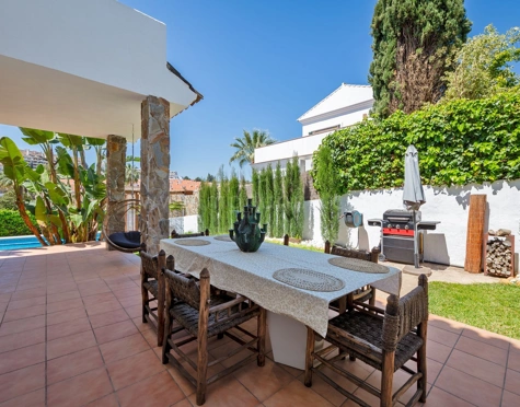 Villa for sale in Marbella - Puerto Banus